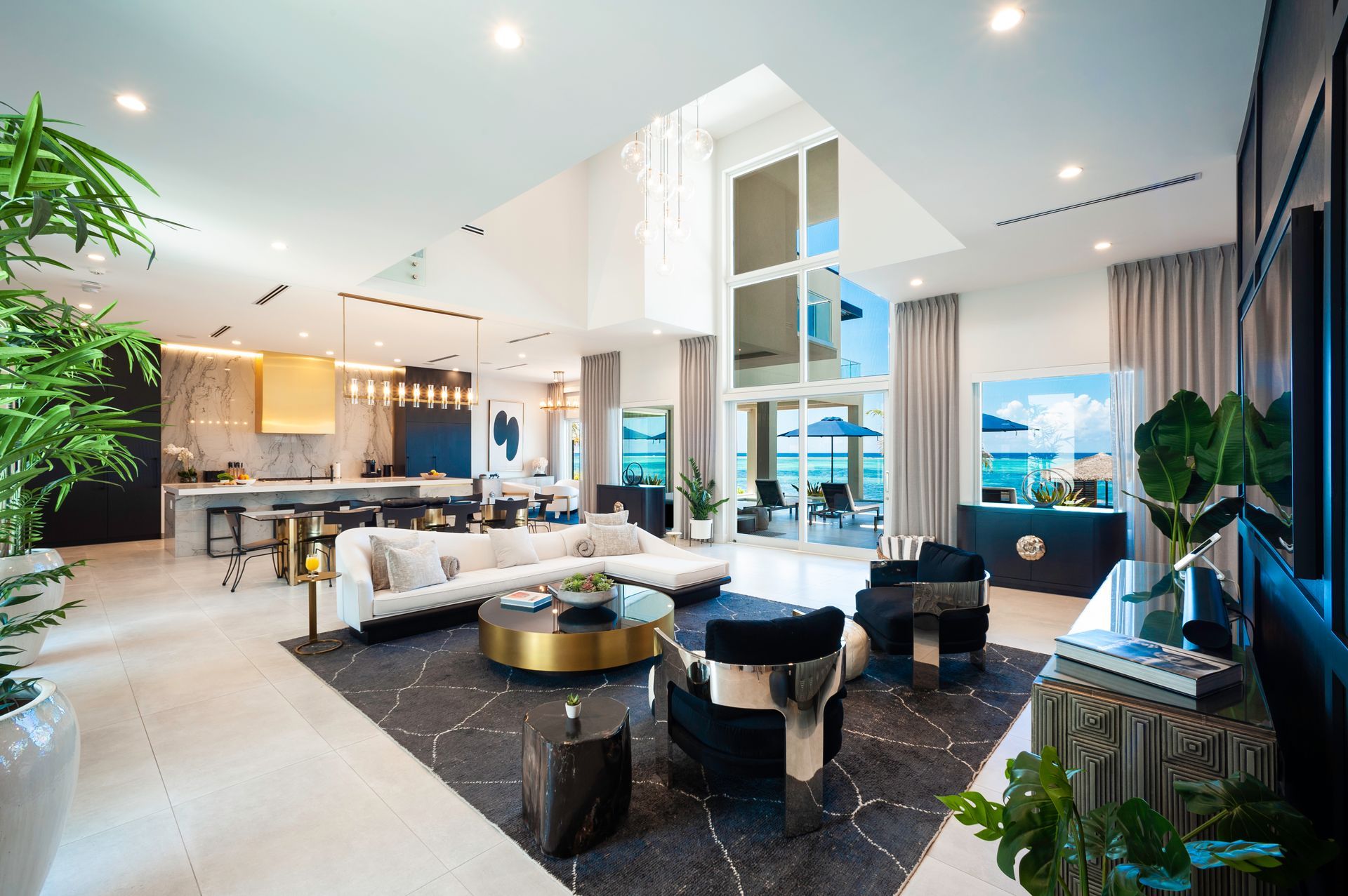 Black Urchin The Grand Palm Residence