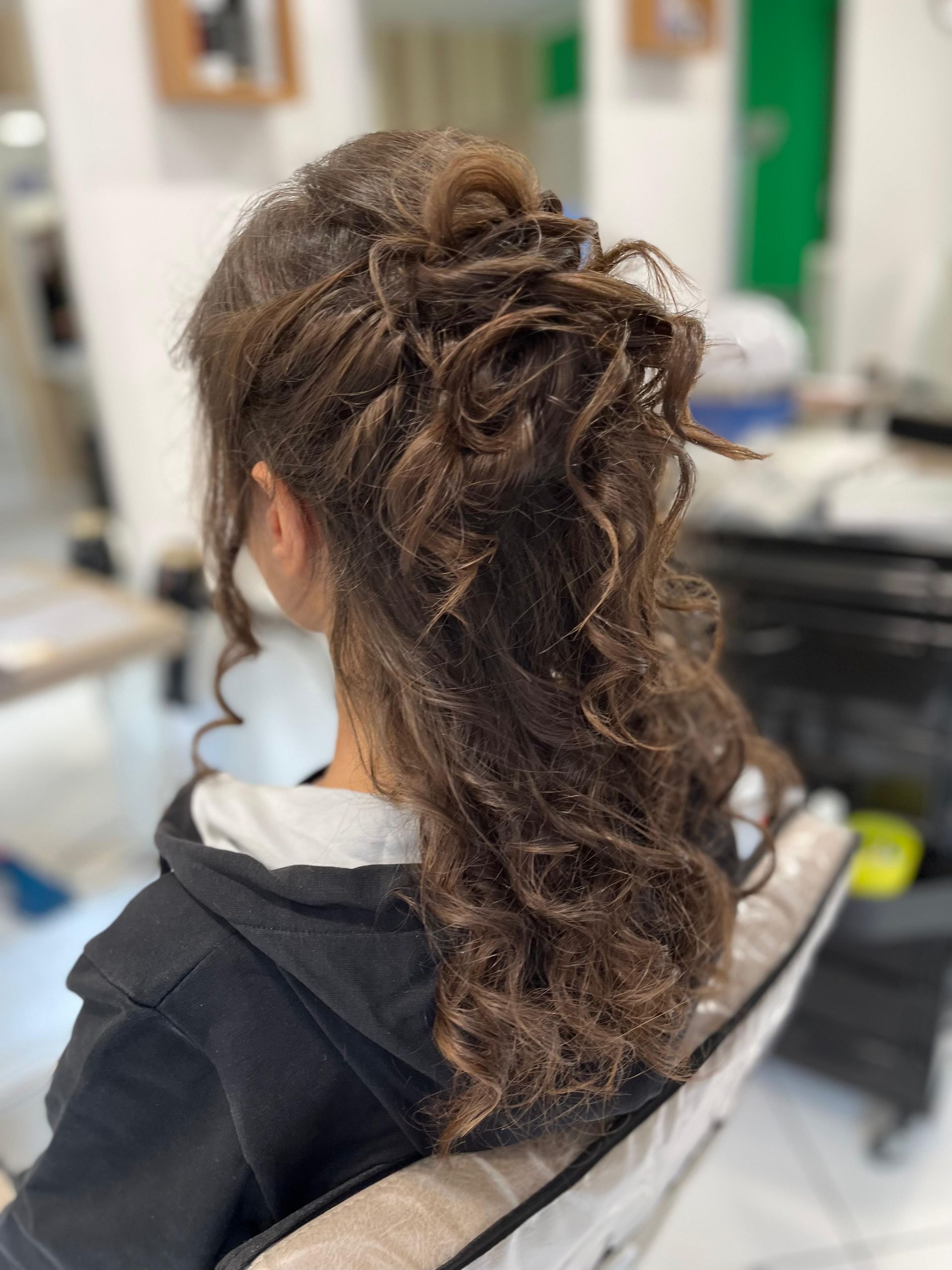 acconciatura capelli mossi