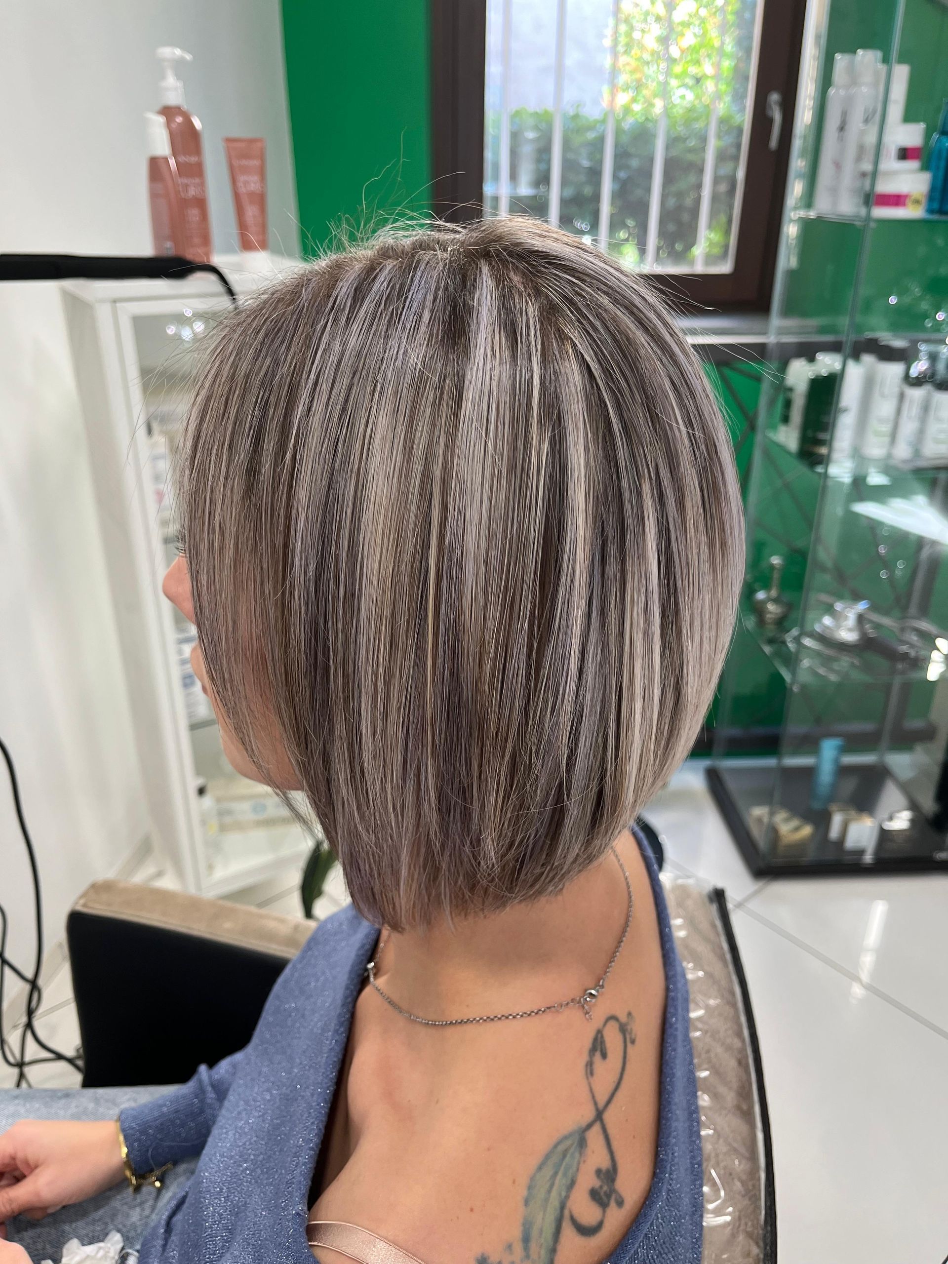 caschetto biondo grigio