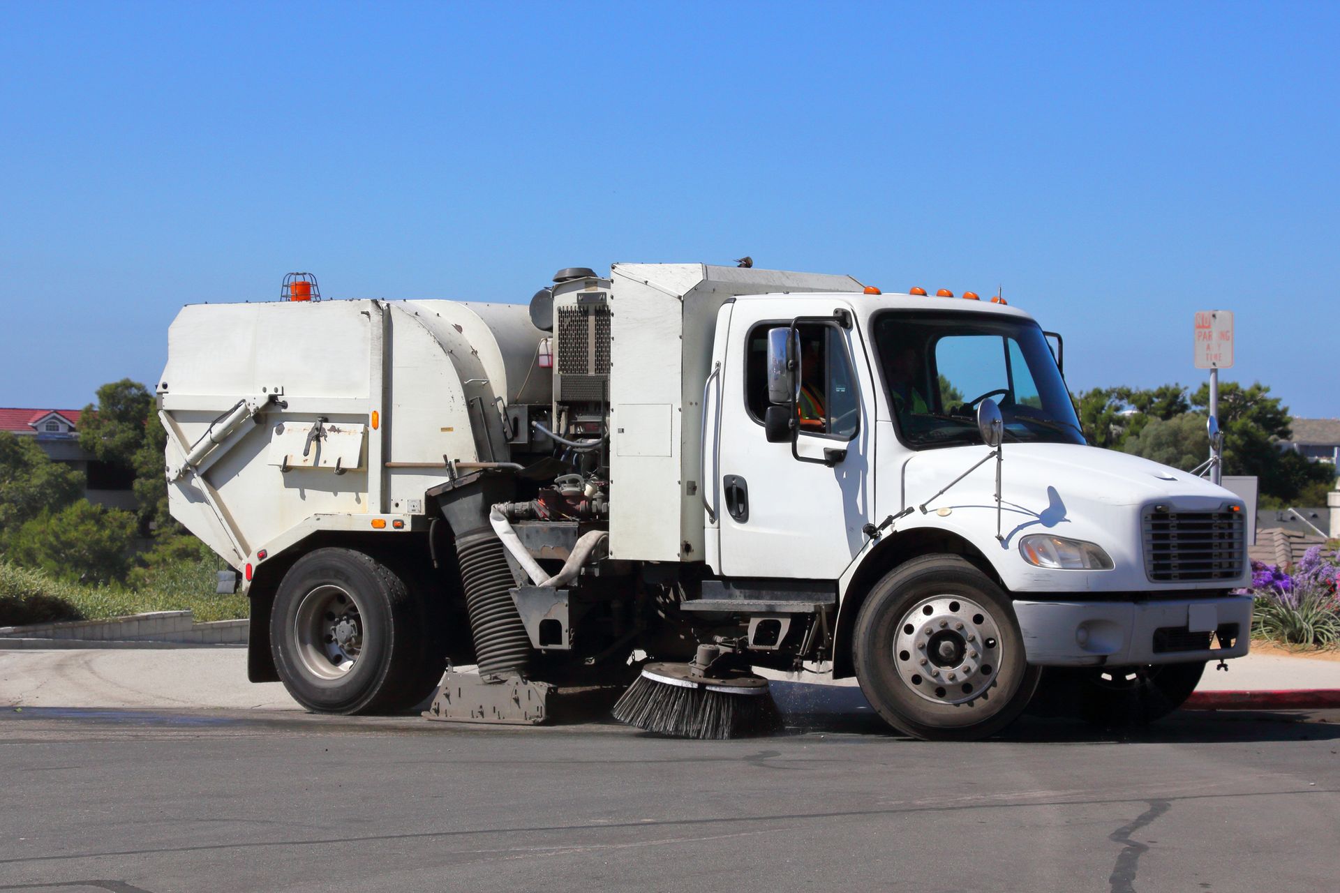 White Street Sweeper - Homosassa, FL - A-1 Yards & Sweeping, Inc.