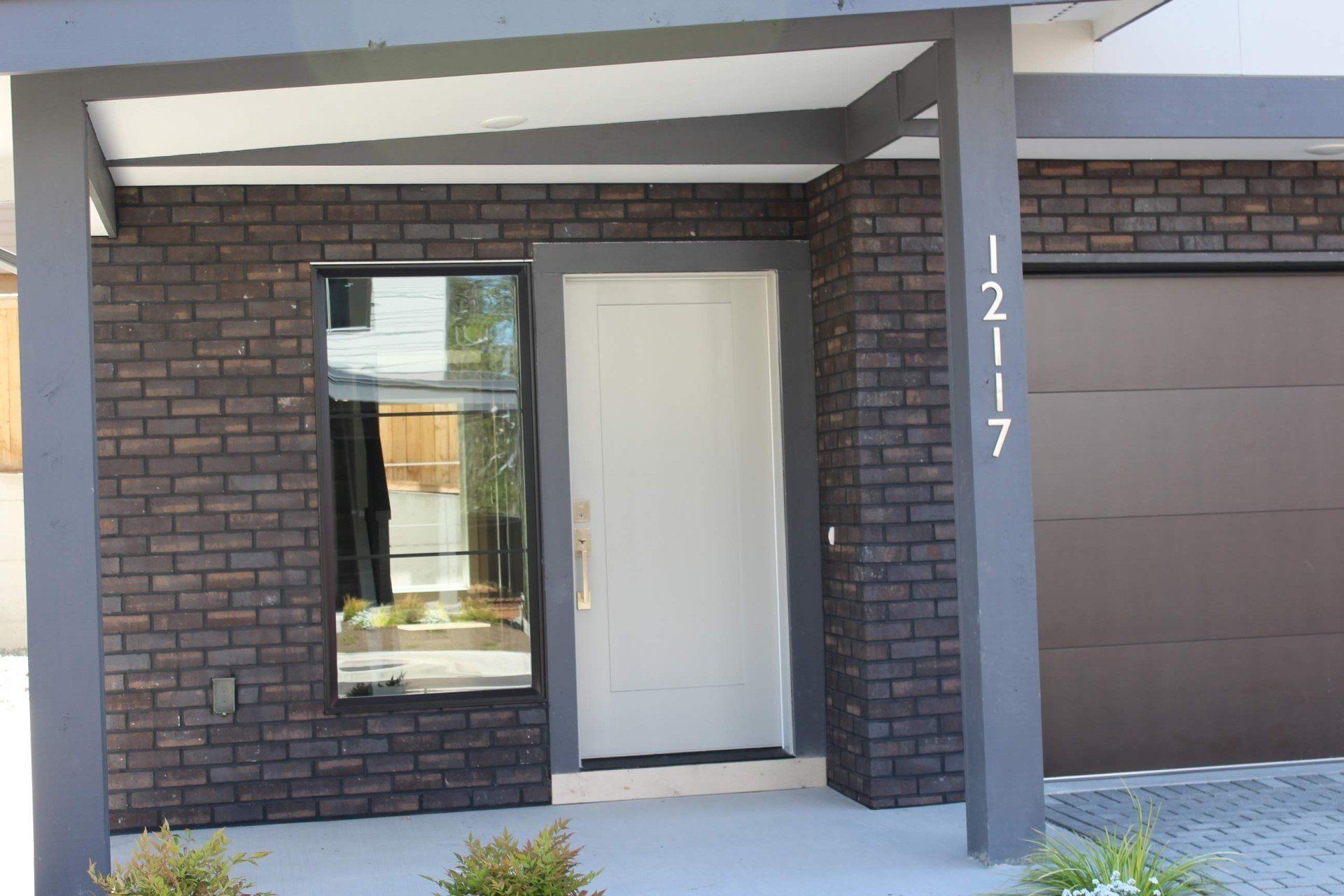 modern home thin brick front of house