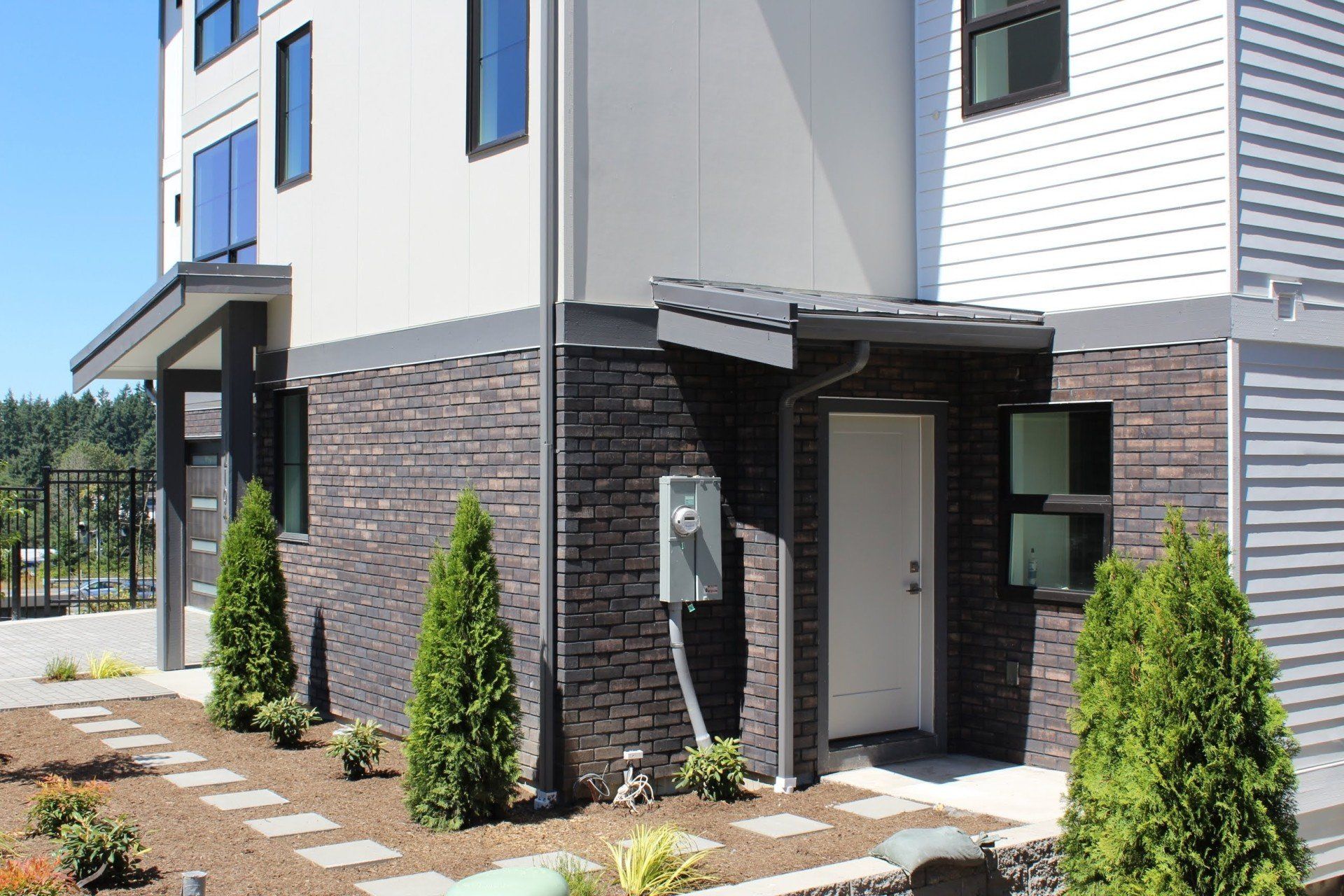 modern home thin brick