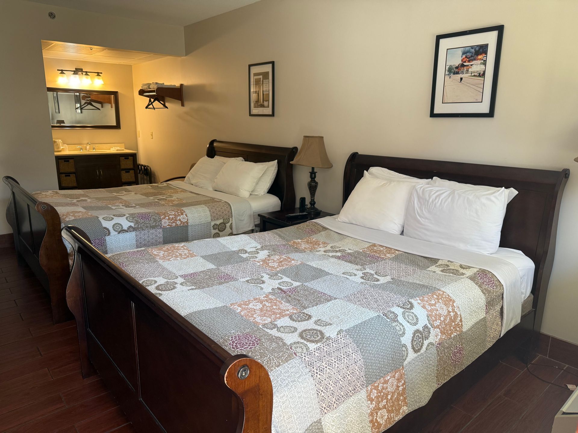 Room w/ Double Queen Bed, Victory Station Hotel, Put-in-Bay, Ohio