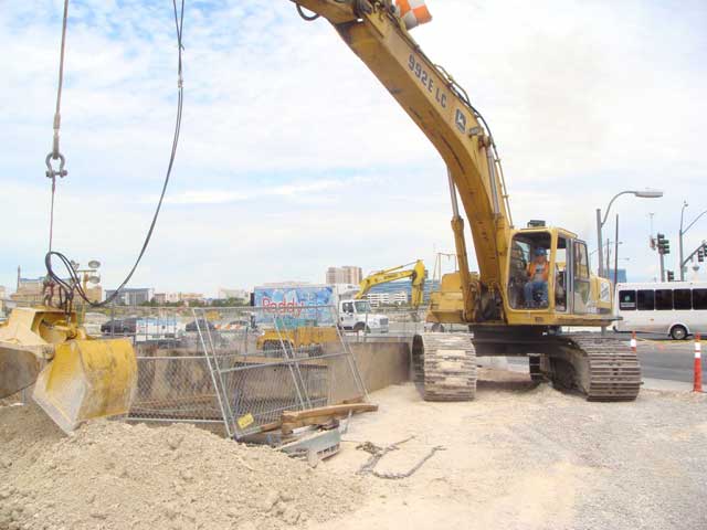 Clamshell Remove Spoils — Las Vegas, NV — Hofsommer Excavating Inc.