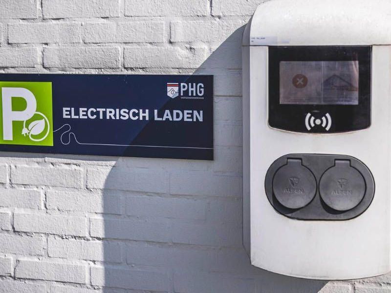 laadpalen op je bedrijfsterrein