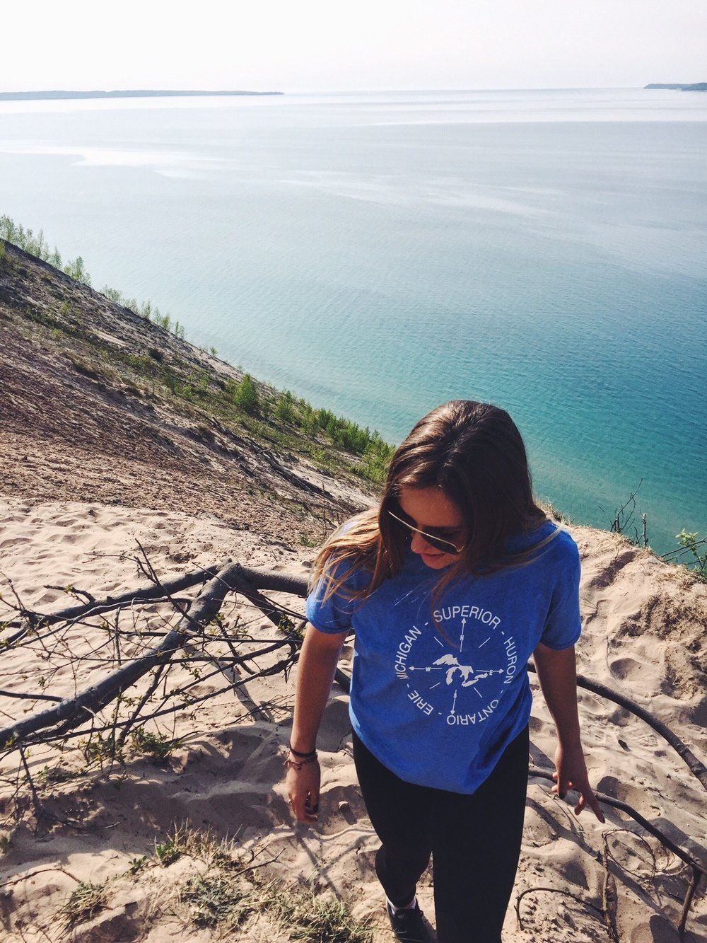woman wearing blue tshirt