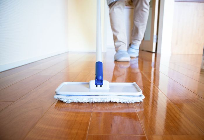 Cleaning the Wood Floor