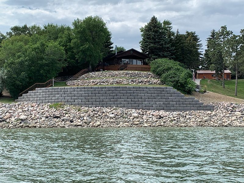 retaining wall around lakefront property