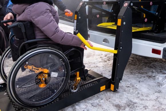 furgone adibito per trasporto persone disabili