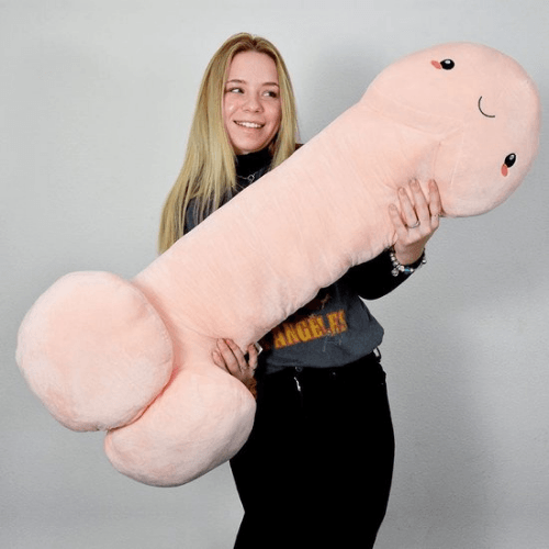 Een grote knuffel in de vorm van een penis