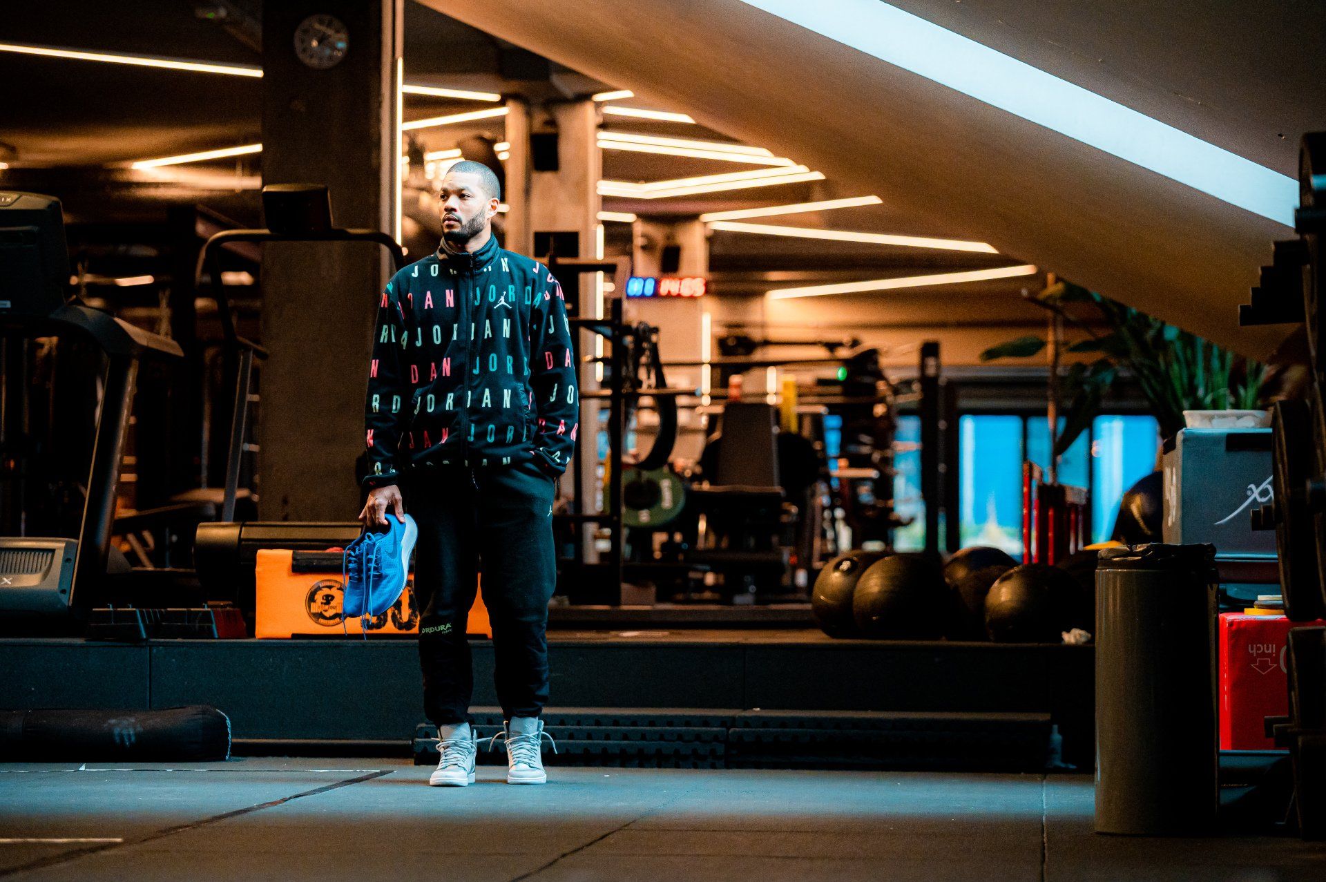 Fotoshoot van Calvin Jong-A-Pin in de Vondelgym. 