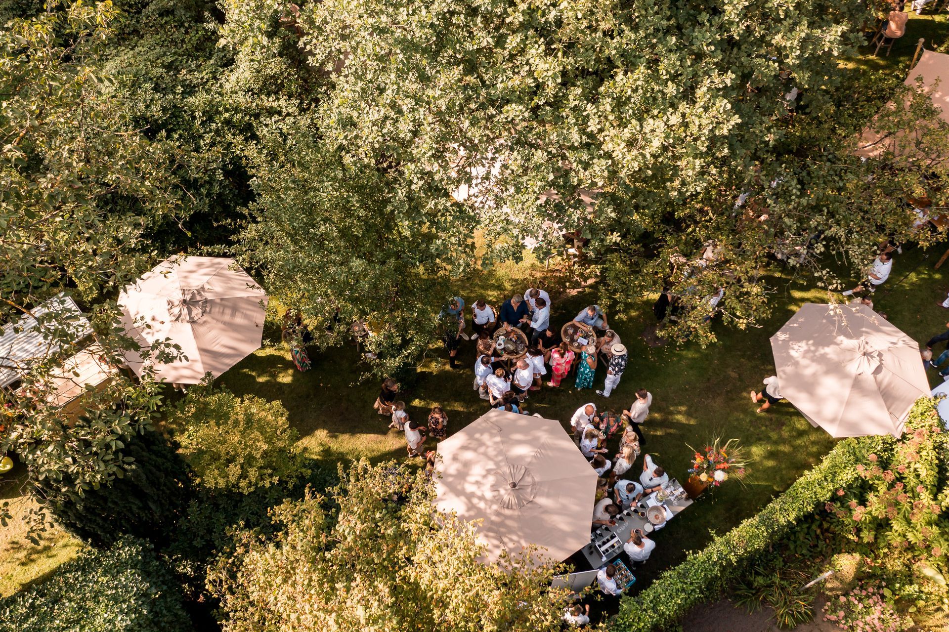 Het zomertuinfeest was het event van het jaar voor ons als marketingbureau maar ook voor restaurant De Treeswijkhoeve. 9 michelin sterren en 200 fijne gasten maakte het event tot een succes. 