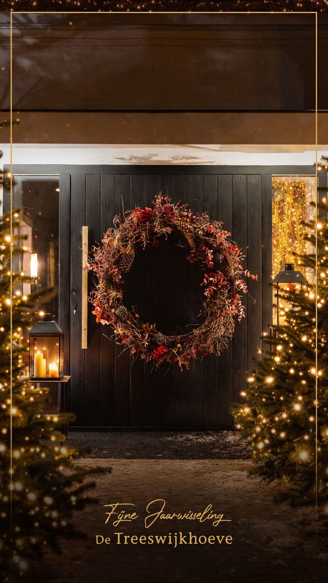 Een assortiment voorgerechten: gebakken bakbananen, pittige kip en tostadas met avocado en vlees.