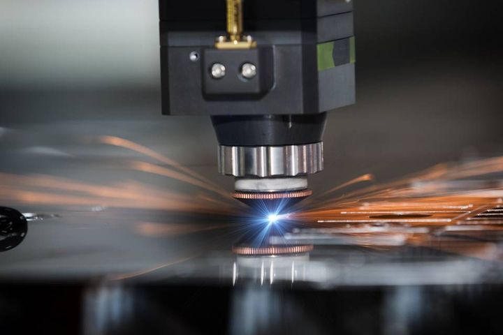 taglio laser su lamiera in acciaio inox