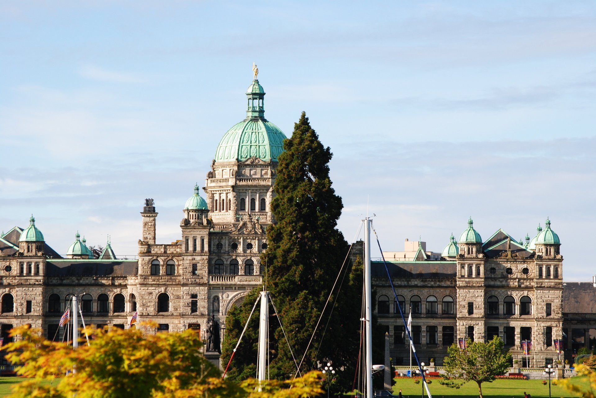 A large building with a dome on top of it