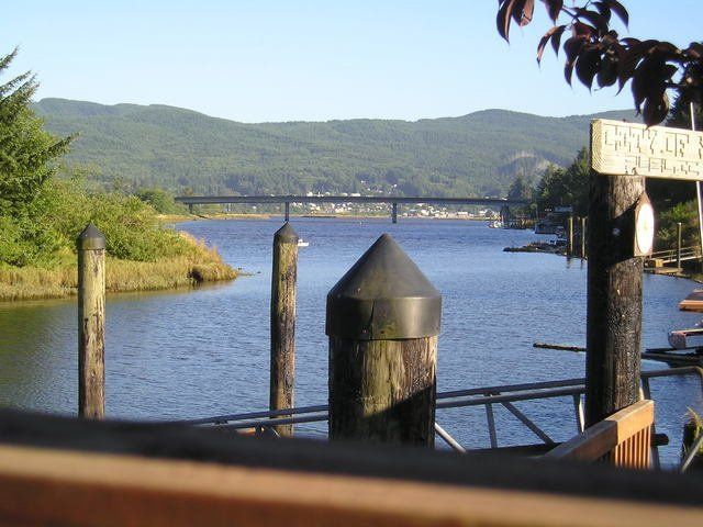A dock with a sign that says gator hills on it