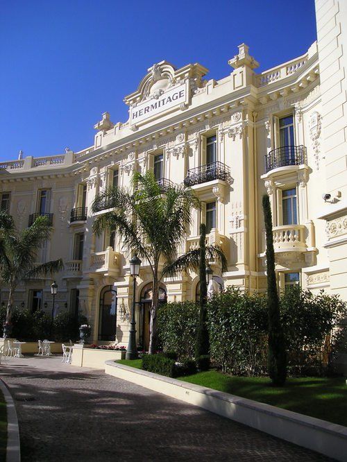 A large building with the word partage on the top