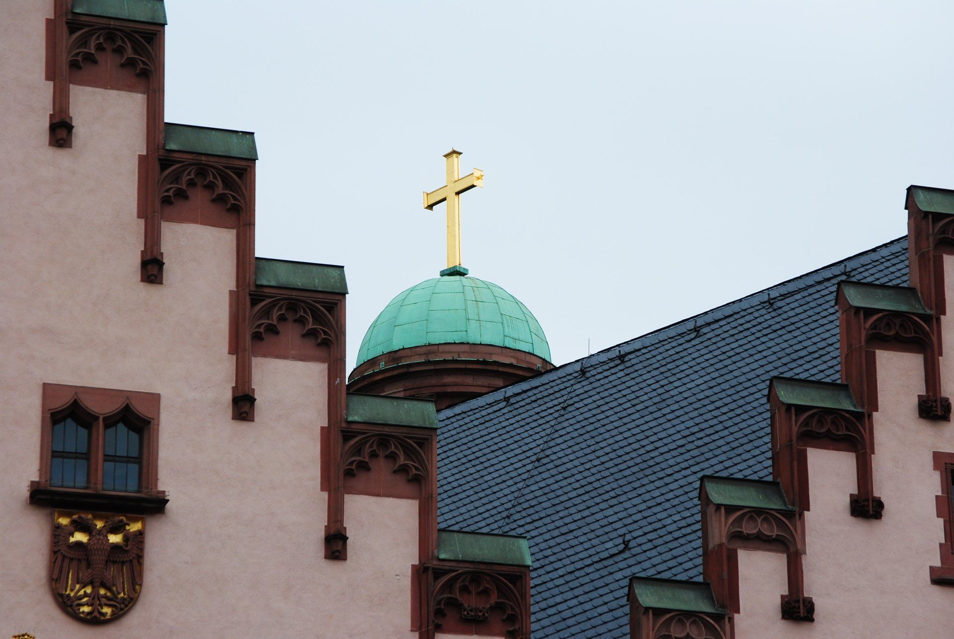 A building with a cross on top of it