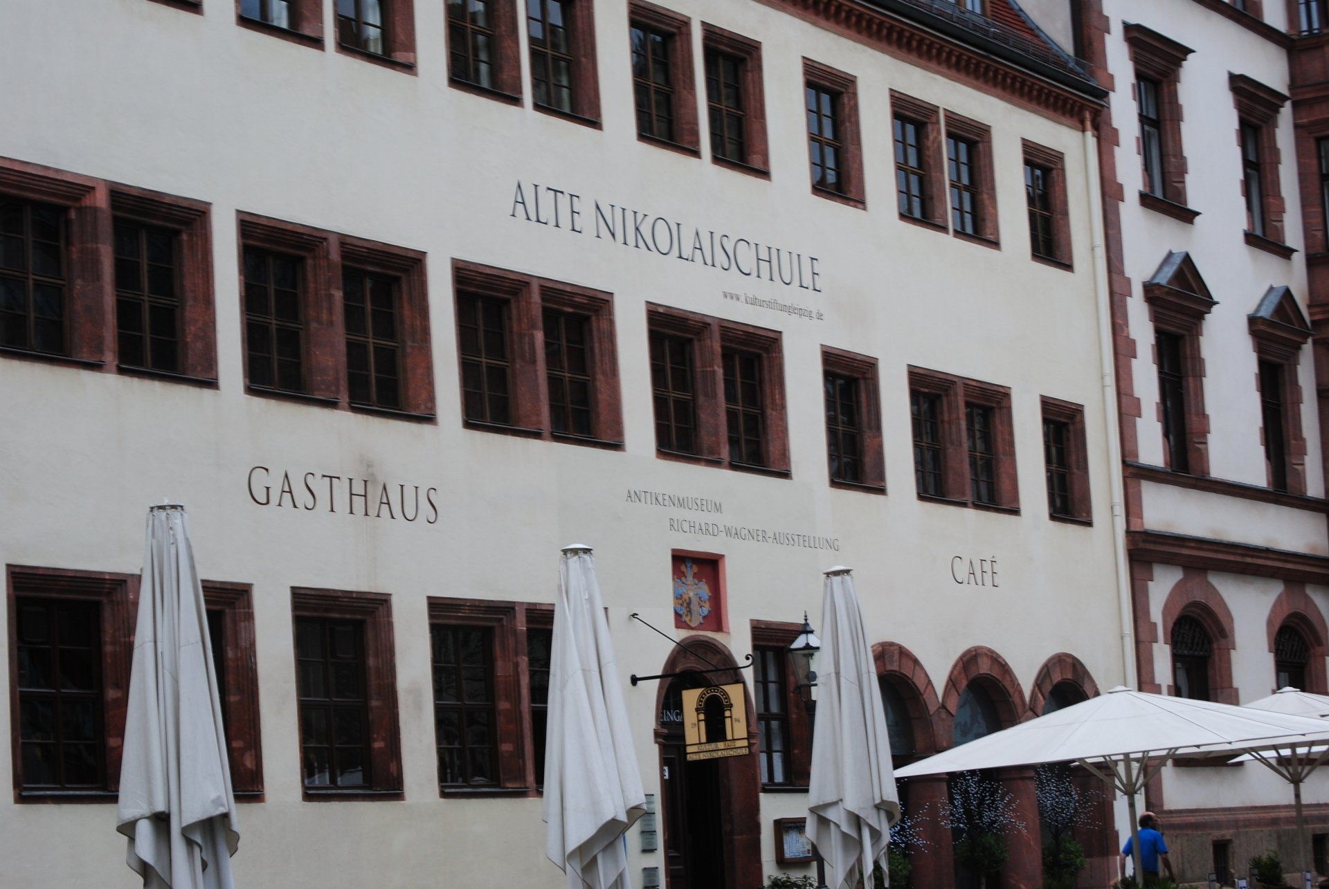 A large white building with the word gasthaus on it