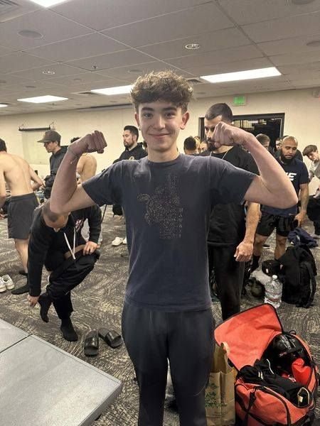 The word placeholder is on a gray background.