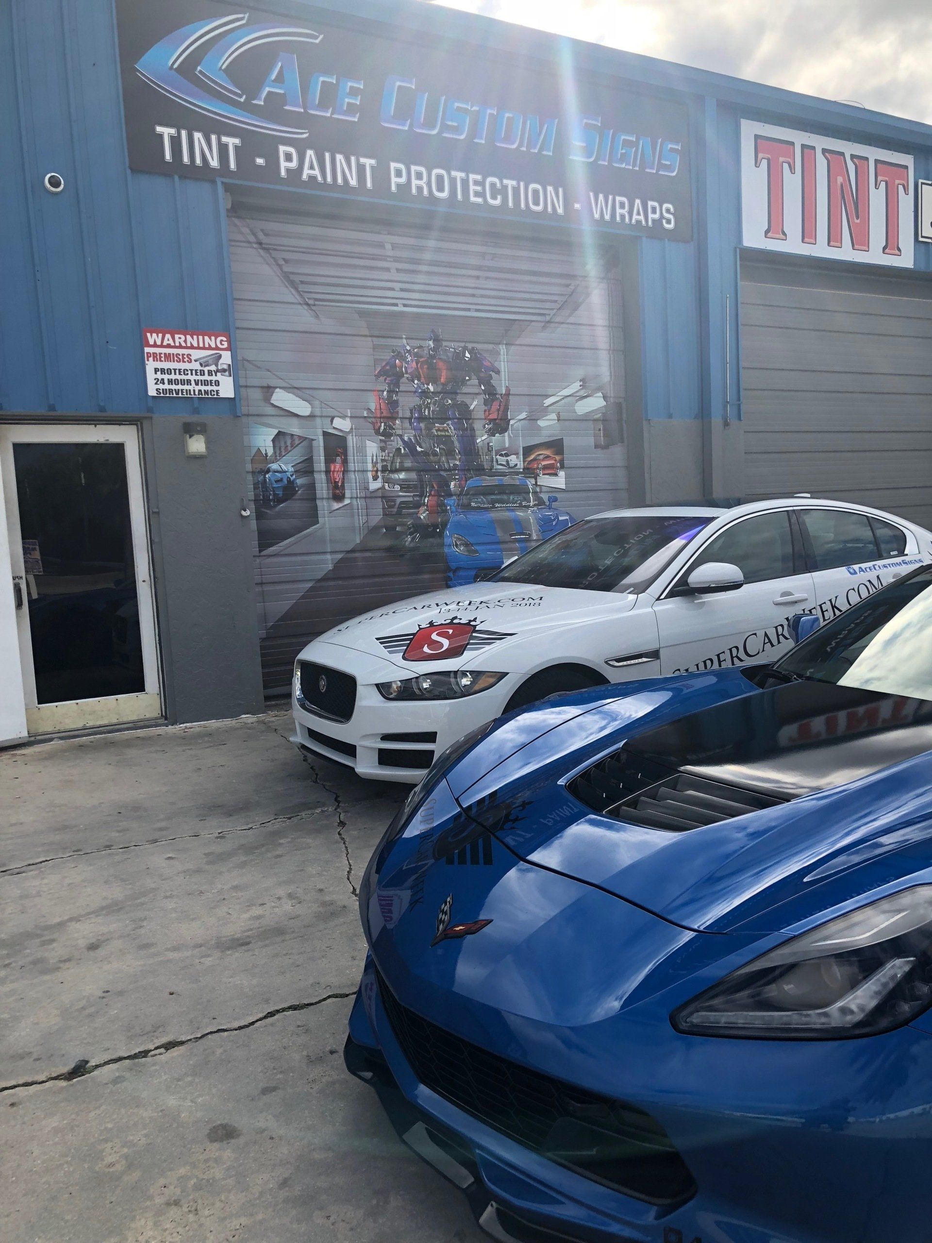 Custom car lettering near me