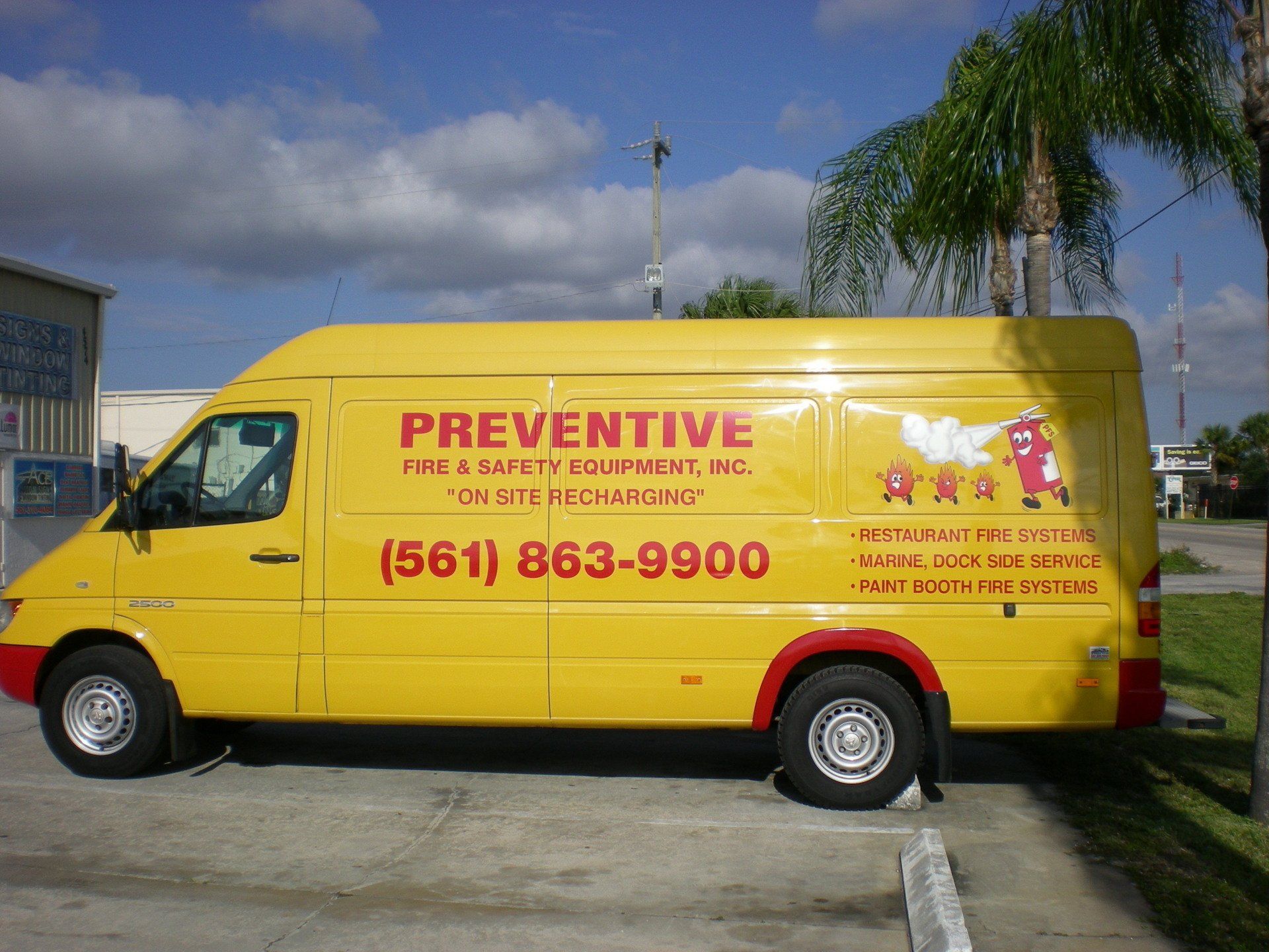 custom Vehicle lettering near me