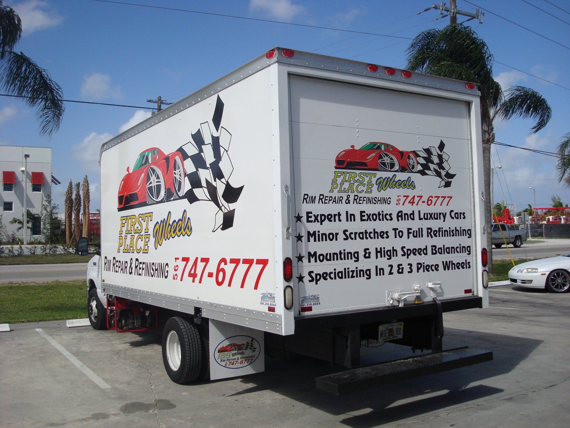 Custom vehicle lettering and graphics near me
