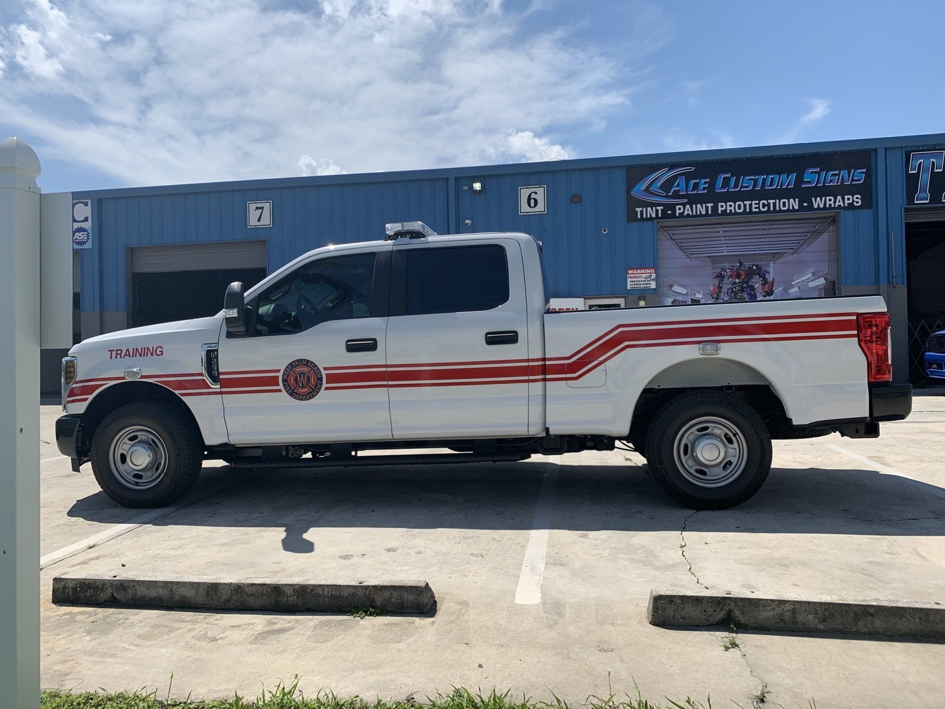 Truck lettering North Palm Beach