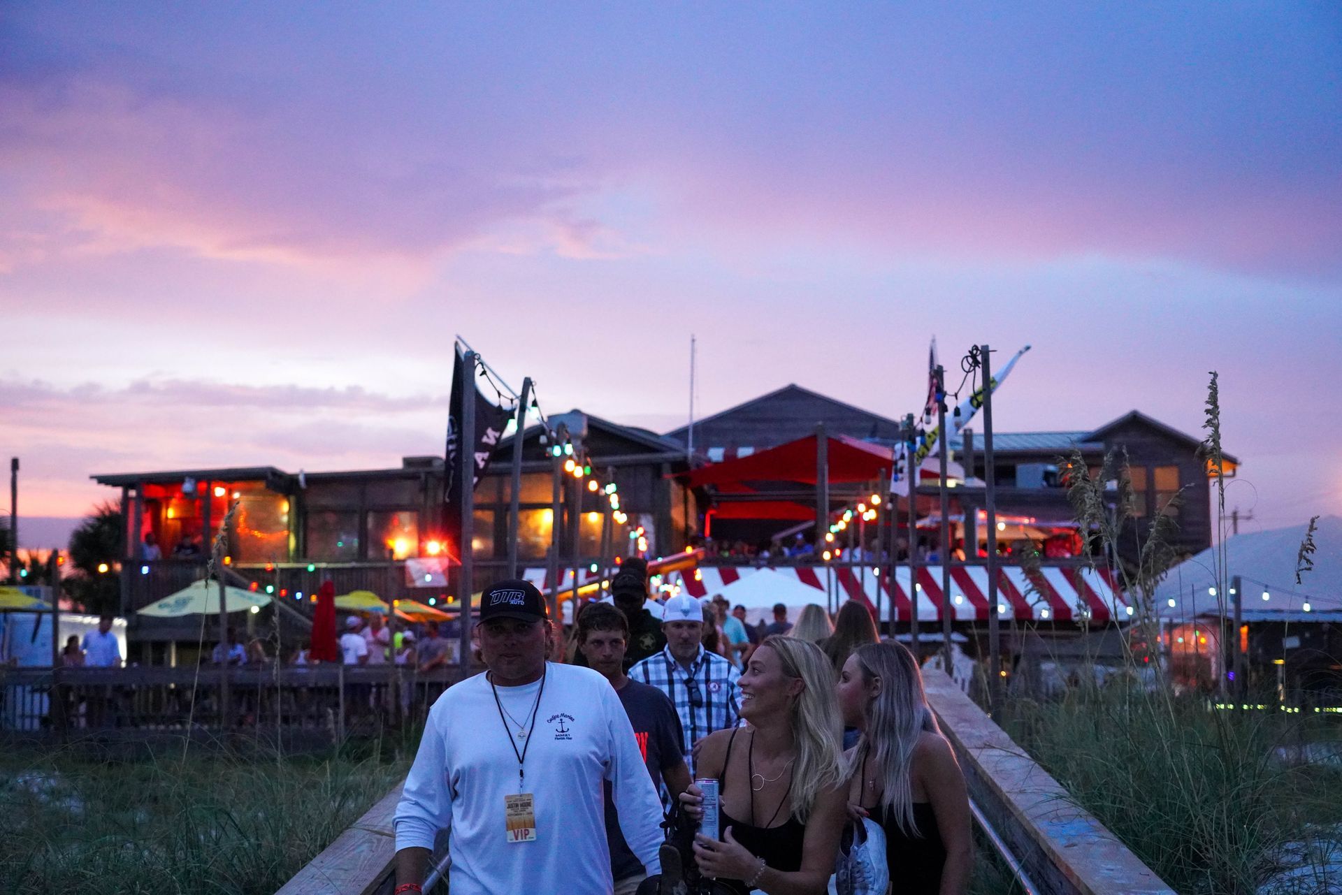 flora-bama voted best dive bar in gulf shores