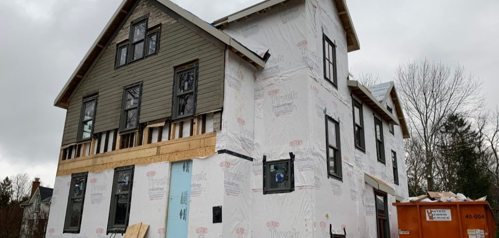 new siding being installed in Hudson, Ohio