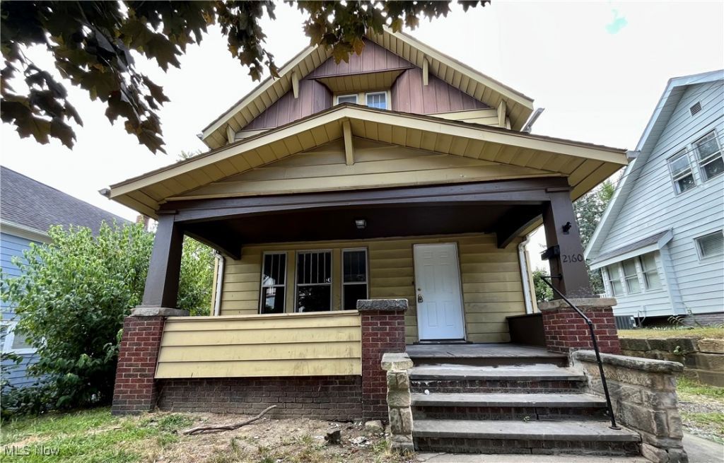 Wood siding on an older home in Akron