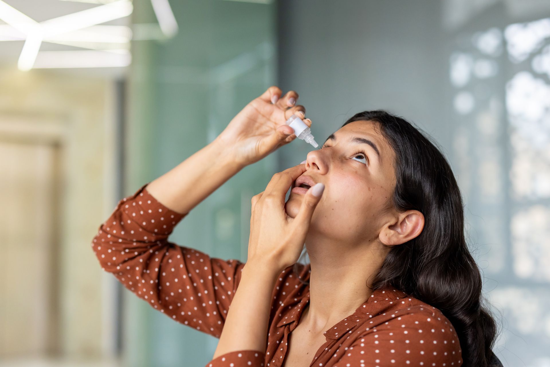 Eye drops for dry eyes do not treat the root cause of the problem. 