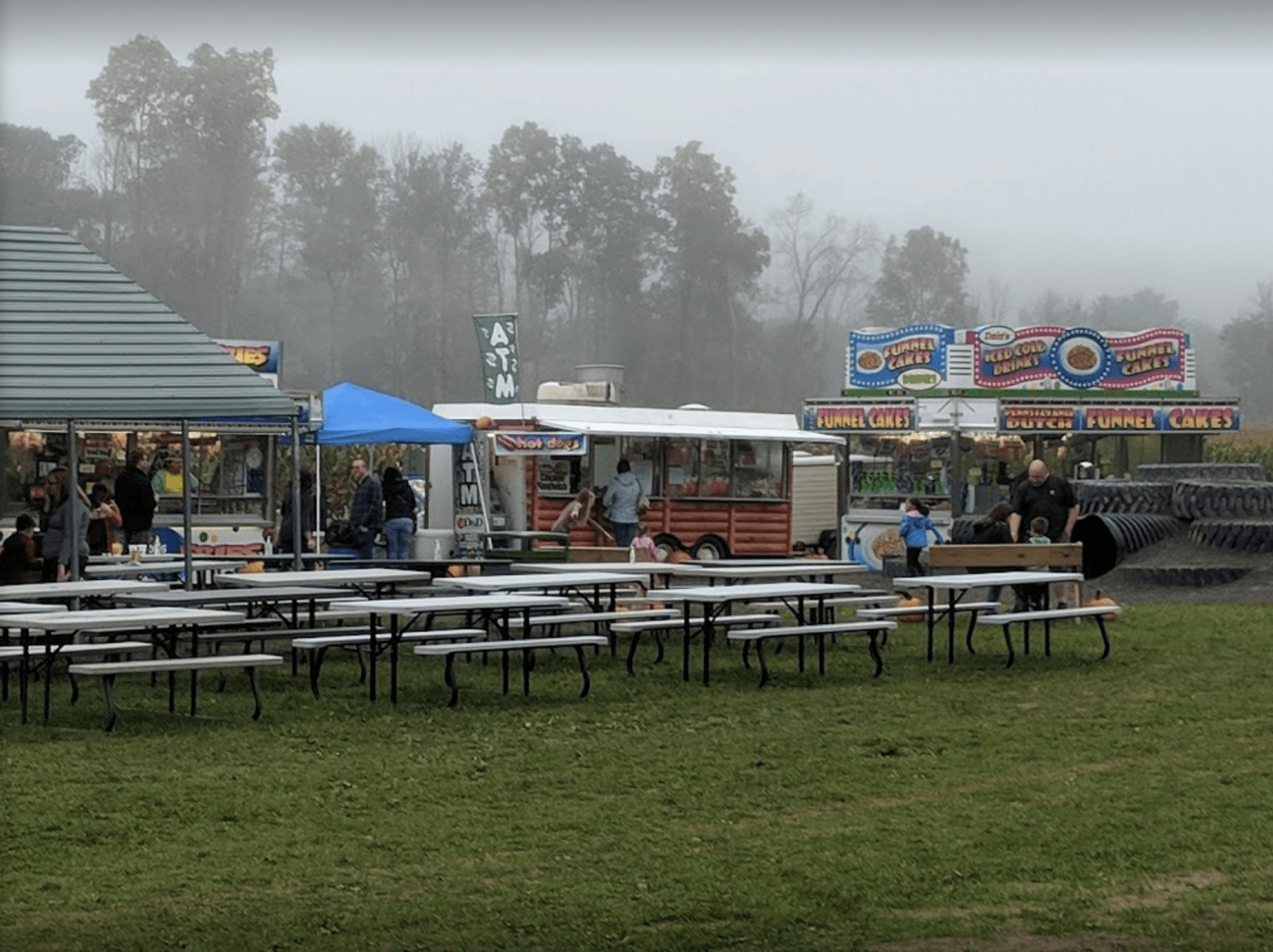 Mazezilla, food stands