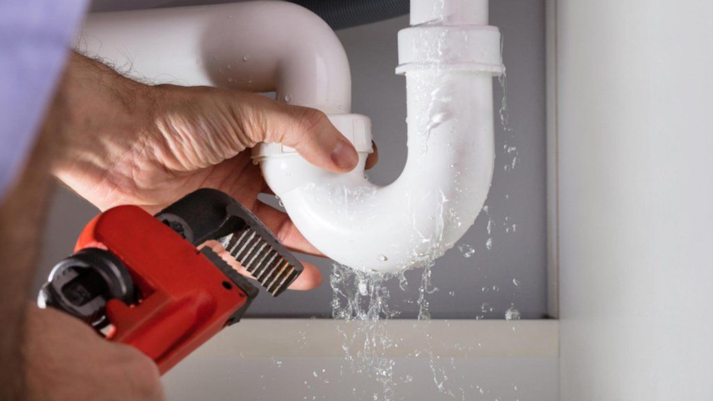 When To Call Emergency Services For A Clogged Disposal?