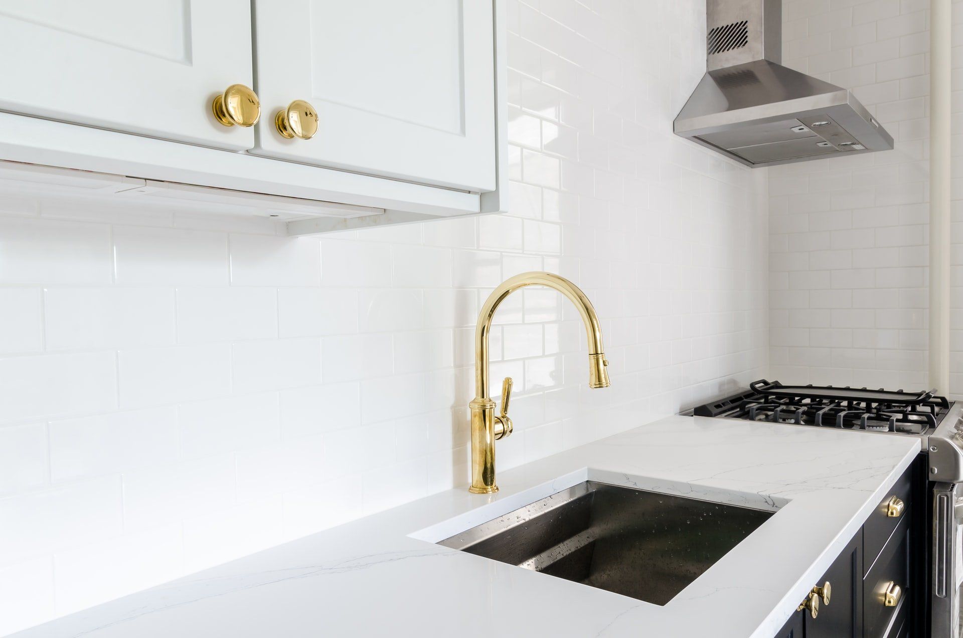 4 Possible Plumbing Problems in Your Kitchen and Bathroom