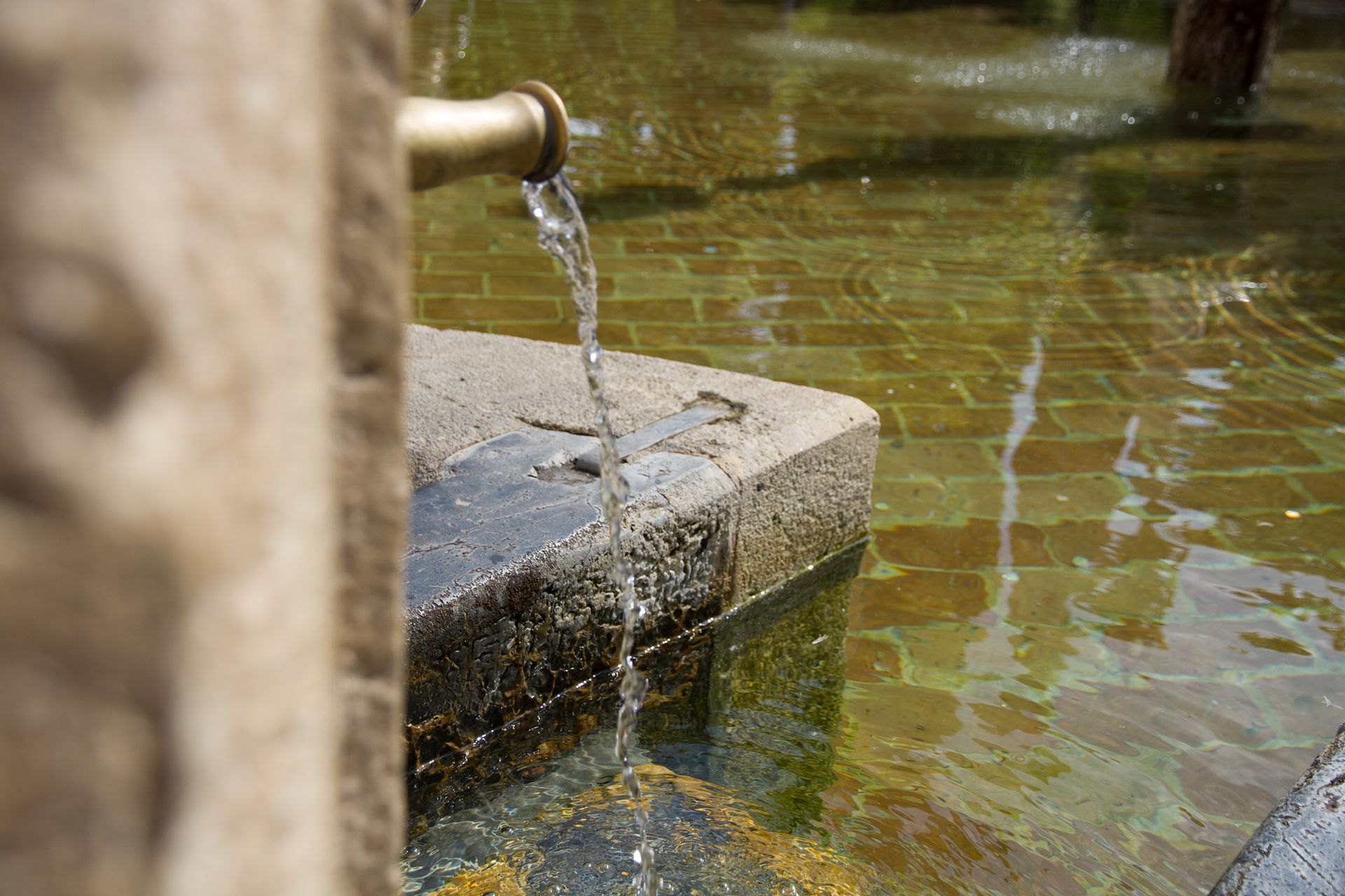 How To Completely Clear A Clogged Outdoor Drain?