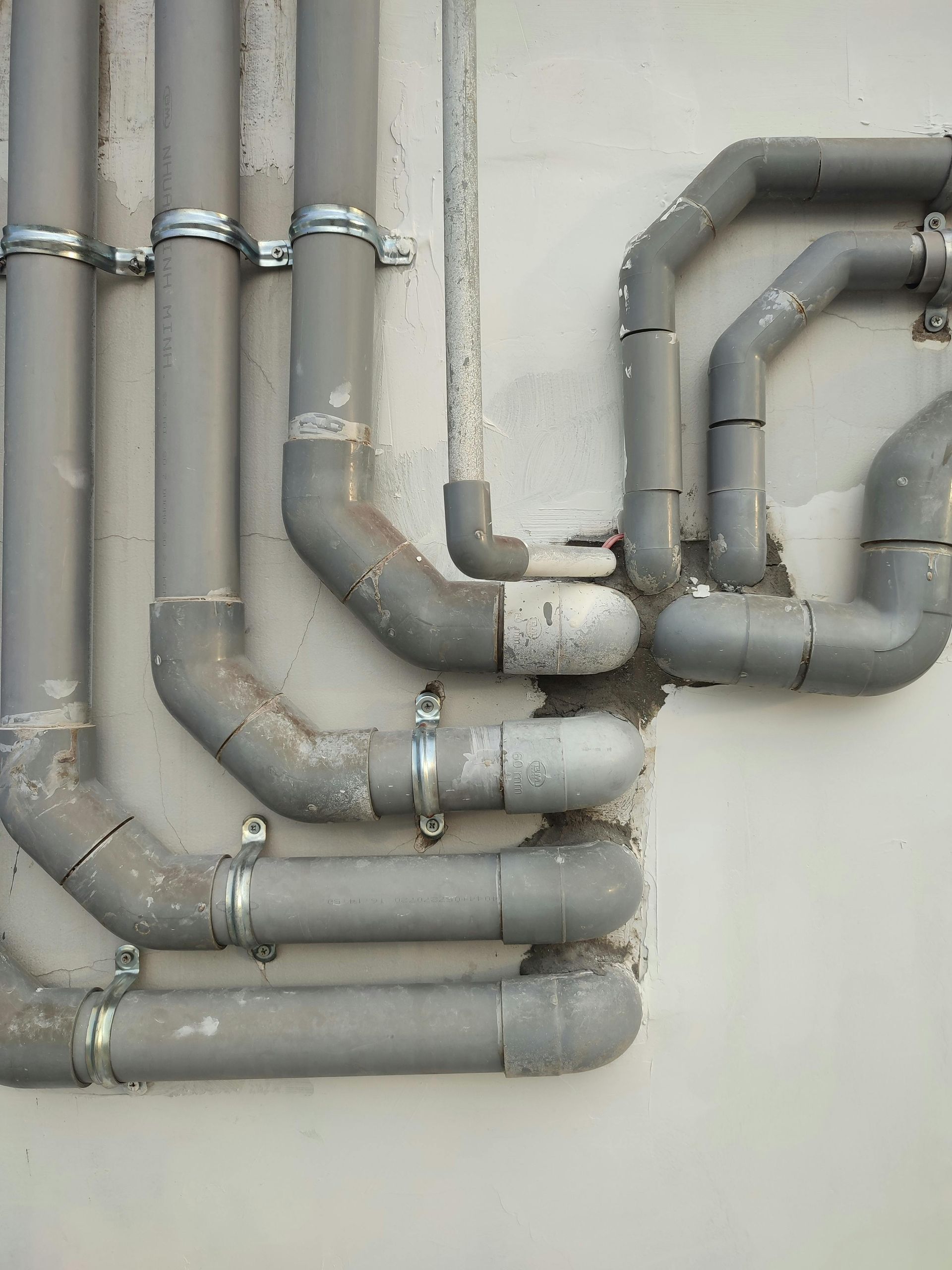How to Properly Fix Water Hammer Noises in Your Pipes?