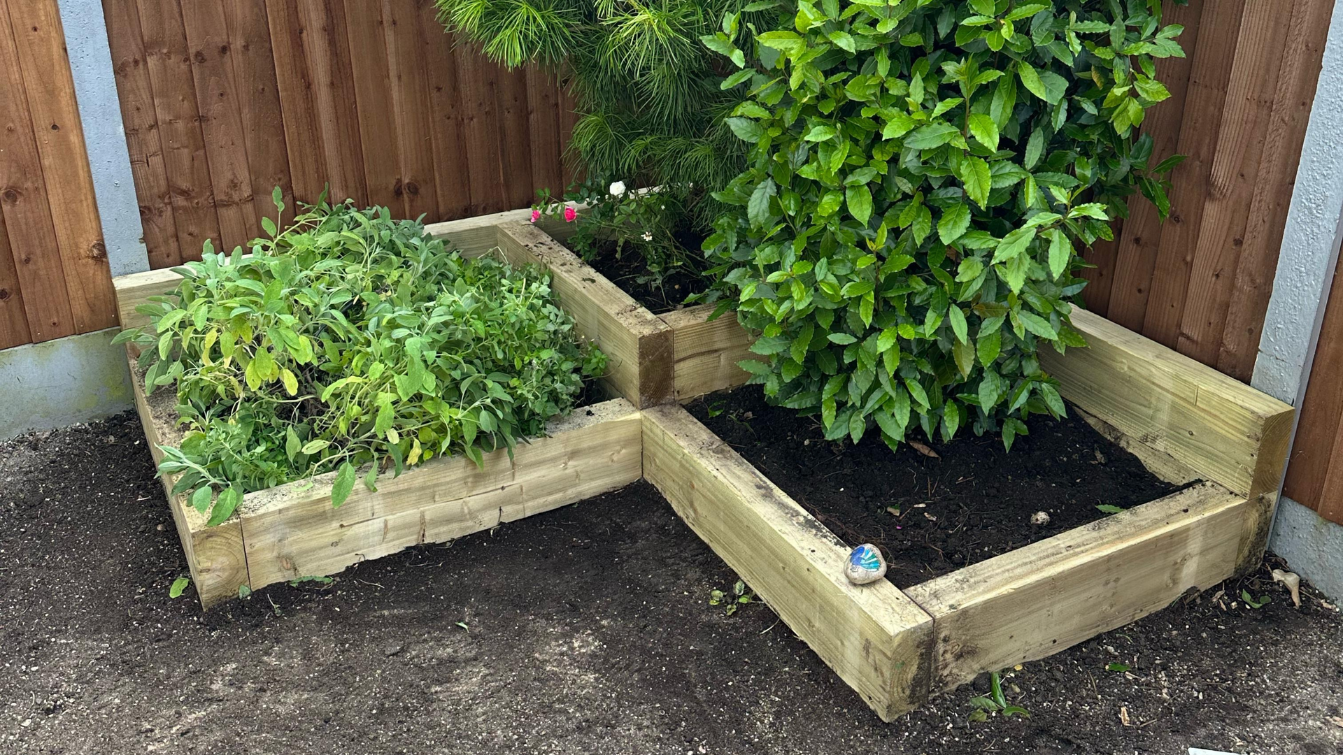 The Best Sleeper Beds and Planter Design and Installation In The UK | F&B Landscaping and Groundworks LTD