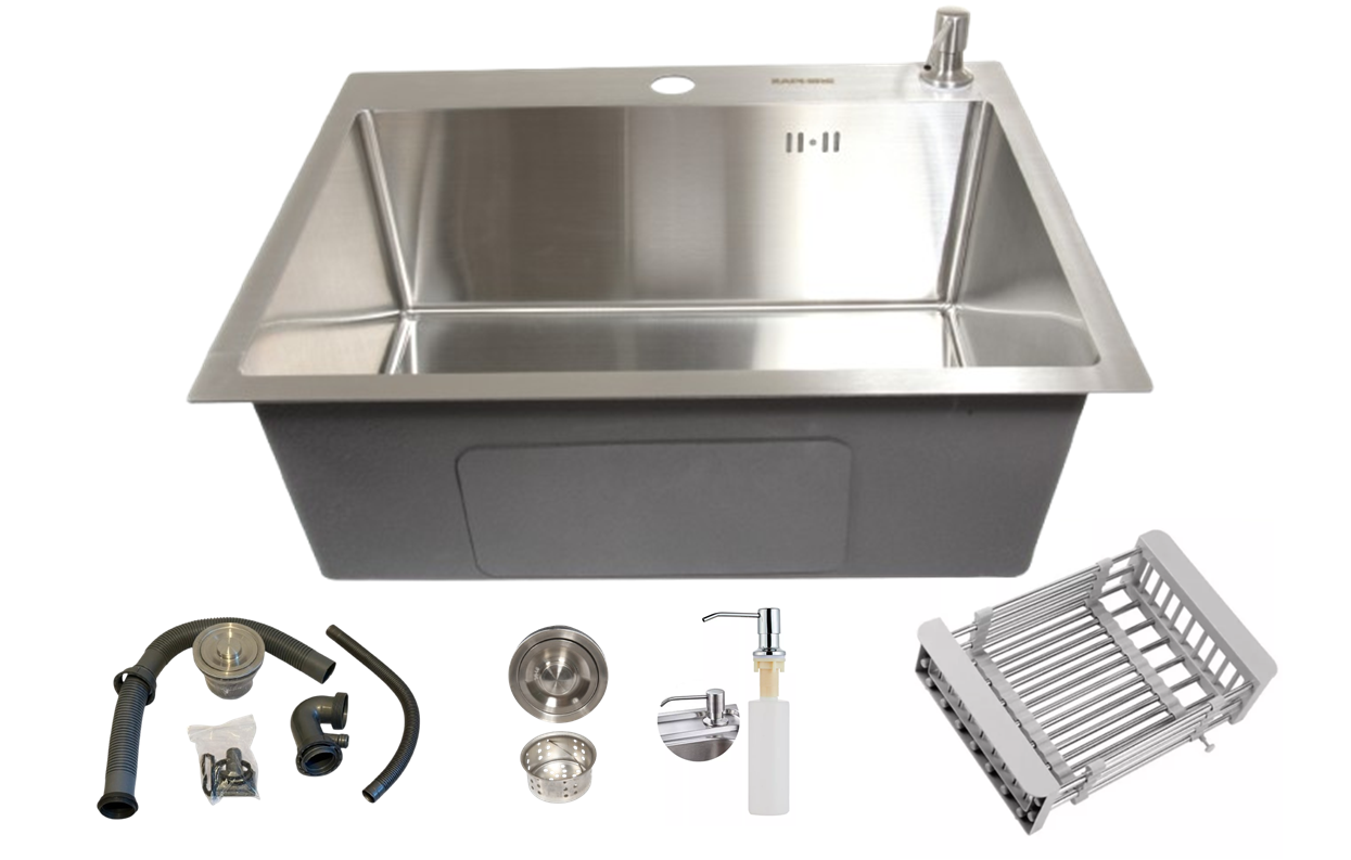 Fregadero de cocina de acero inoxidable con escurridor de platos incorporado y grifo.