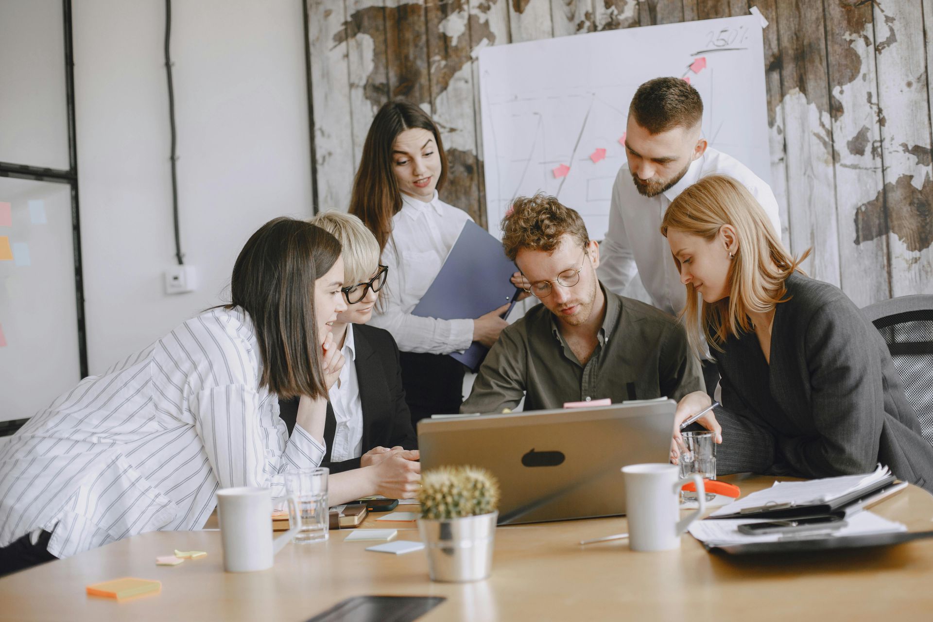 BEPIVOTA lifecycle support for deciding, designing and deploying knowledge