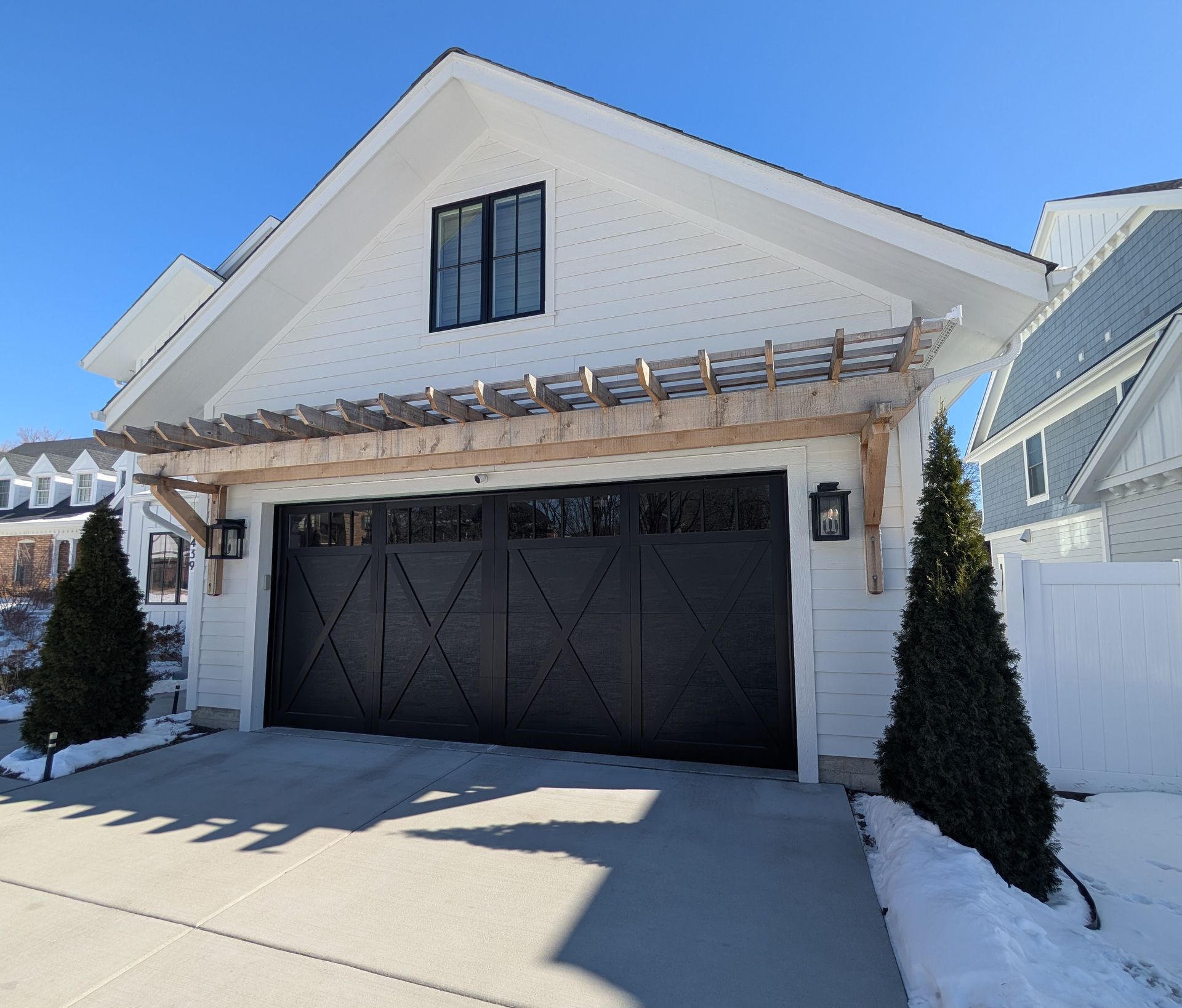 Custom home in Elmhurst, Illinois garage pergola. Chicago western suburbs in Hinsdale, Elmhurst, Naperville, Wheaton.