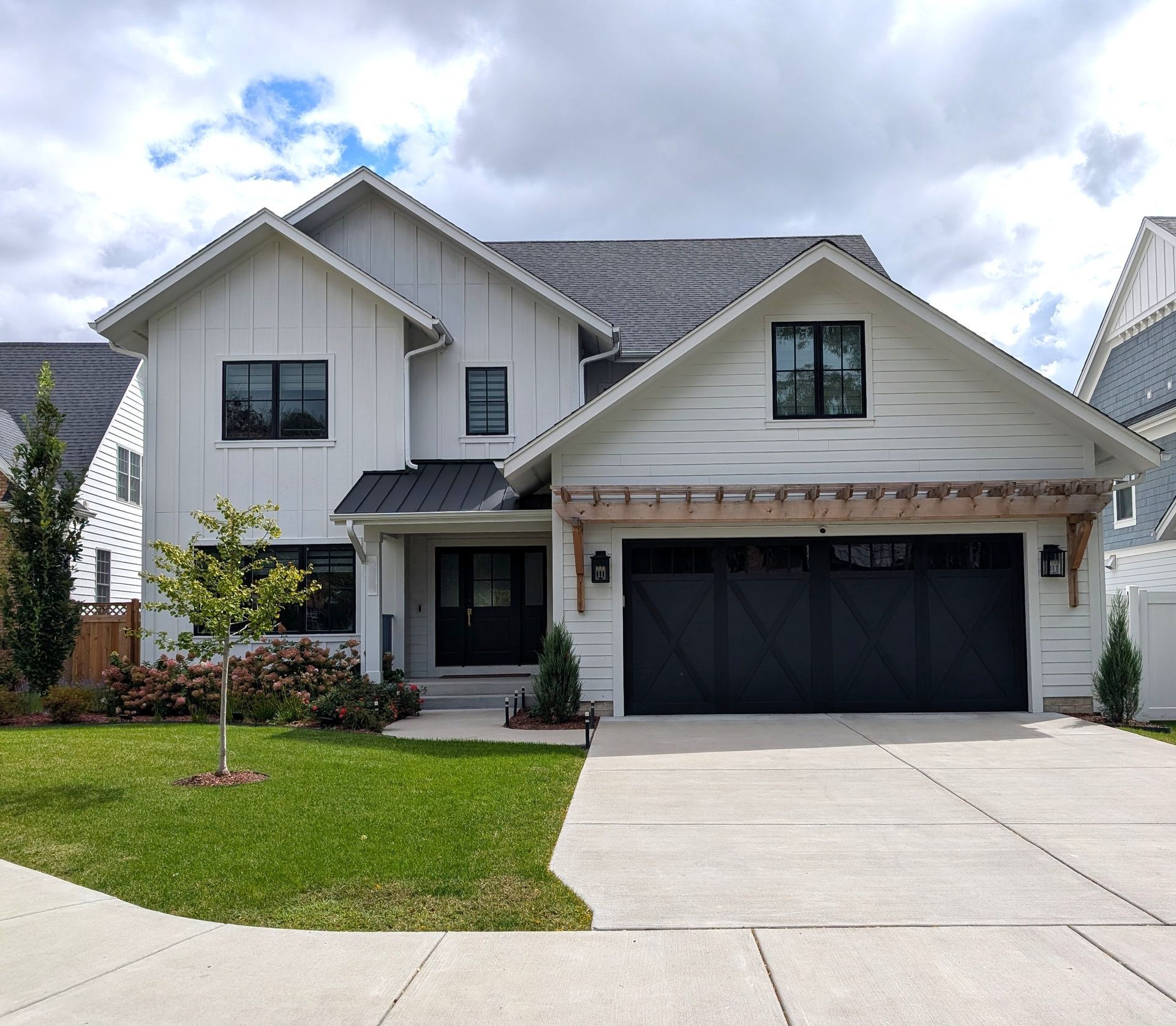 Custom Home Elmhurst Illinois garage door and Hardie siding. Chicago western suburbs in Hinsdale, Winnetka, Clarendon Hills