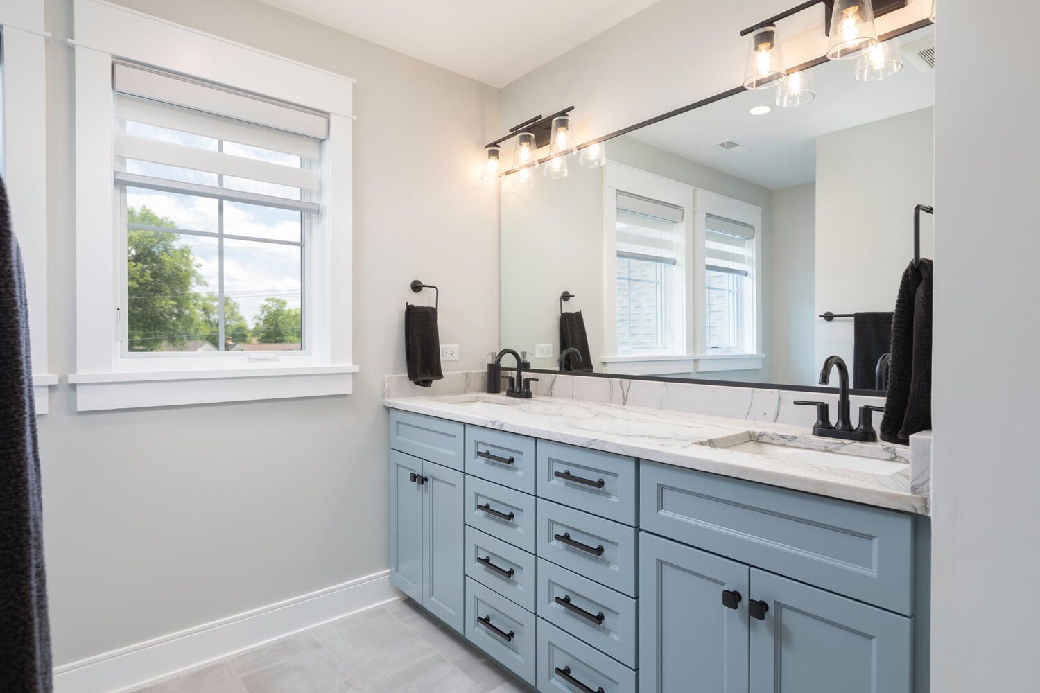 Custom bathroom Chicago suburbs. Plainfield Naperville Hinsdale Illinois