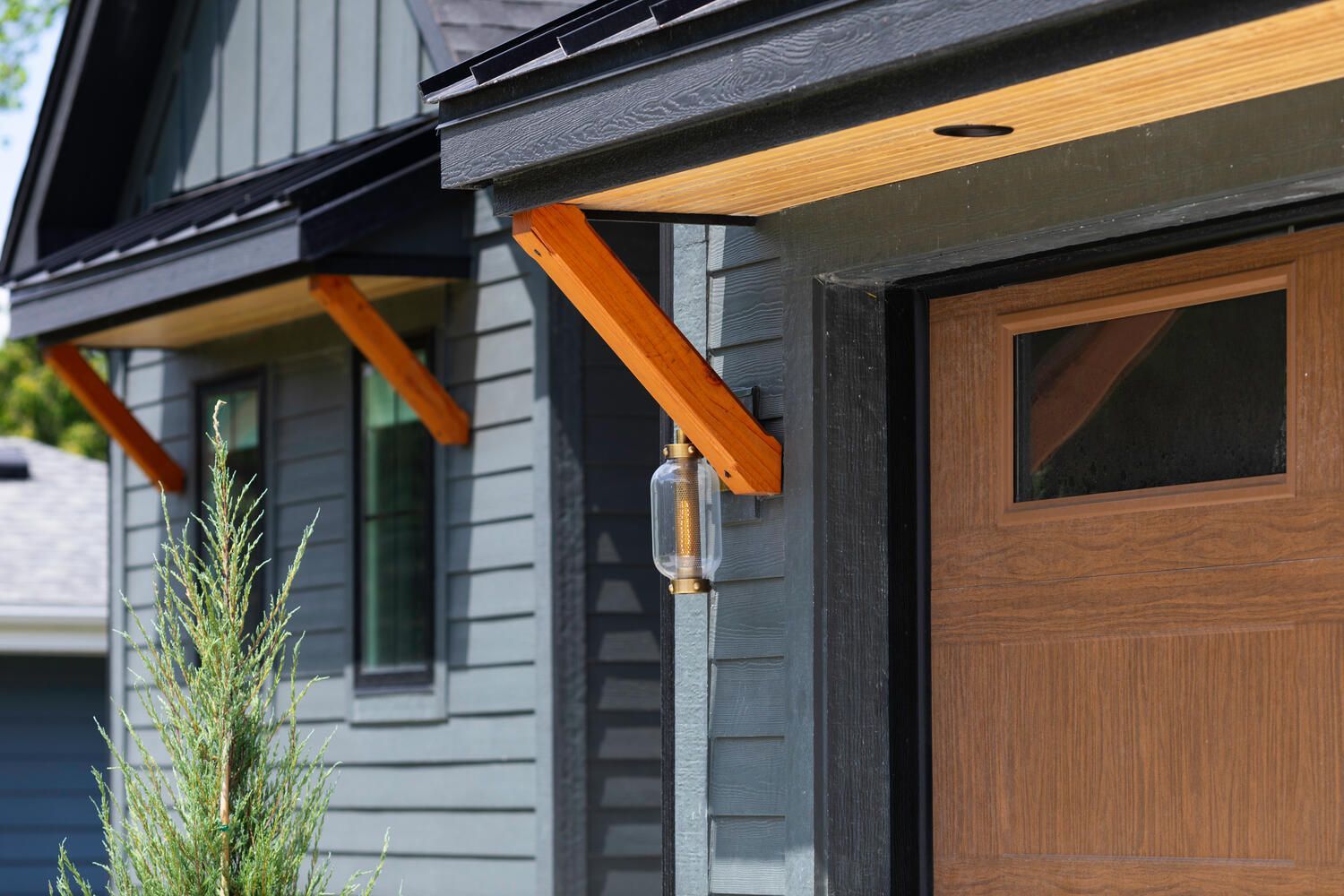 Custom home Plainfield Illinois front porch, Hardie siding.  Chicago western suburbs in Hinsdale,Elmhurst, Naperville.