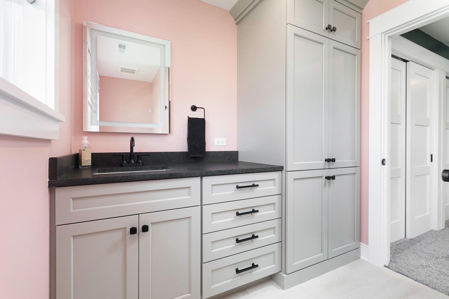 Custom bathroom Chicago suburbs. Plainfield, Naperville, Hinsdale, Glen Ellyn, Highland Park, Wheaton, Downers Grove. 