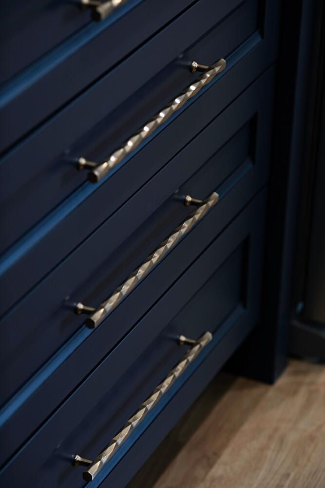 Custom home cabinet hardware finishes Plainfield, Illinois. Western Springs, Lisle, Hinsdale, Glen Ellyn, Highland Park. 