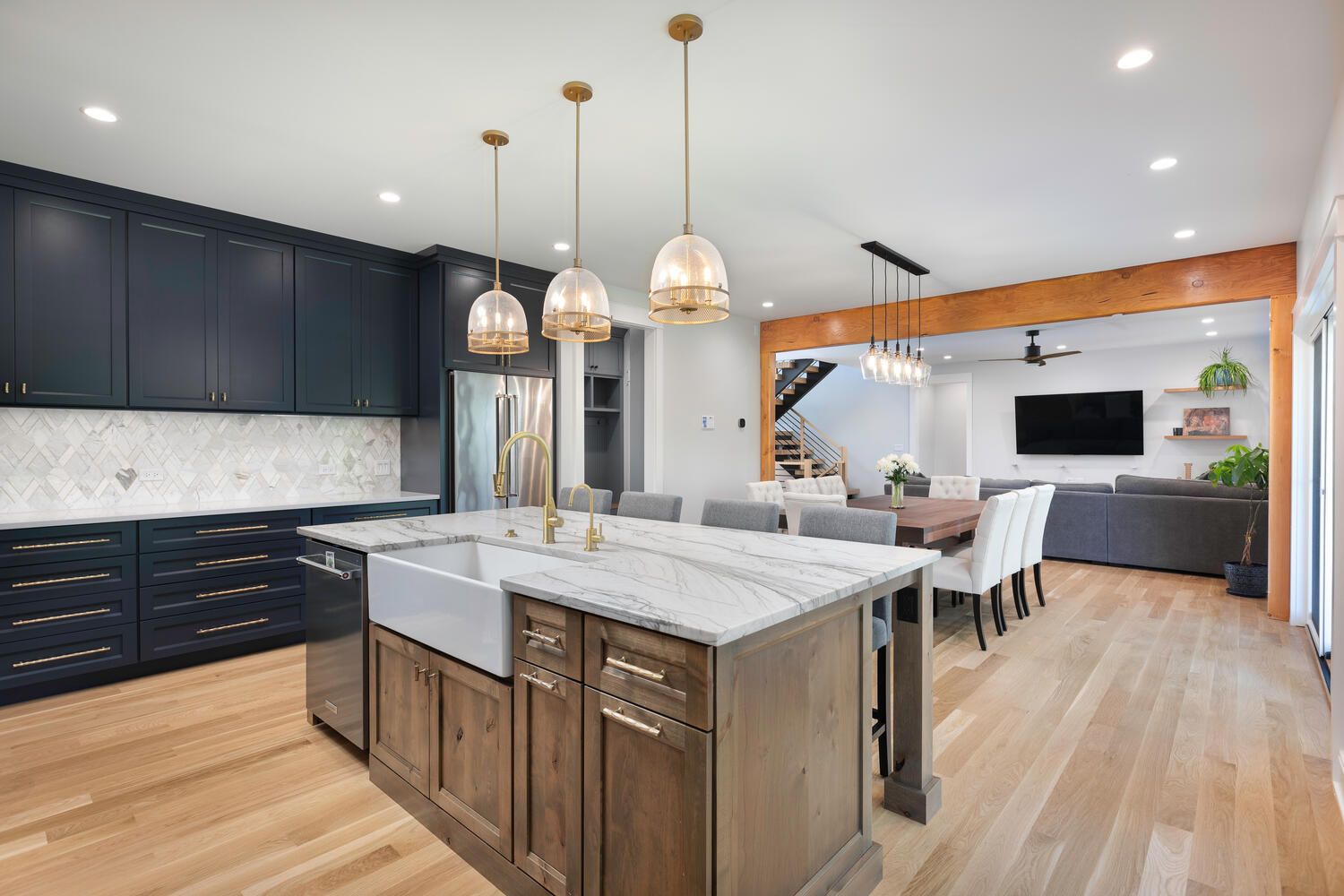 Custom home custom kitchen in the western suburbs of Chicago Illinois. Plainfield Naperville Hinsdale Illinois