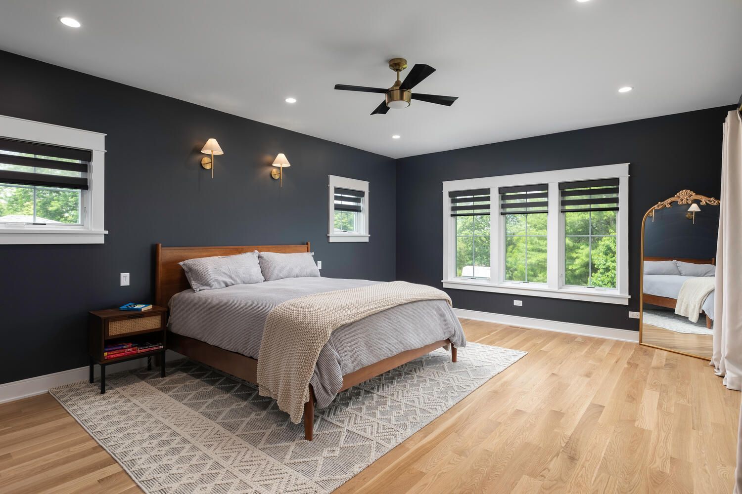 Custom home custom bedroom  in the western suburbs of Chicago, Illinois. Naperville, Hinsdale, Glen Ellyn, Highland Park. 