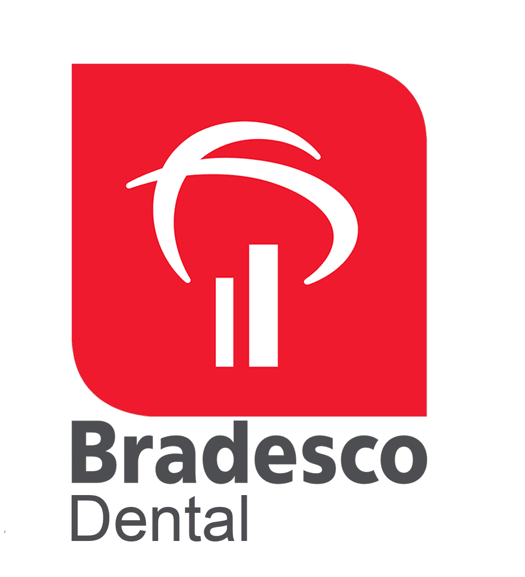 Logotipo da Bradesco Seguros com um quadrado vermelho, desenho abstrato branco e texto cinza escuro.