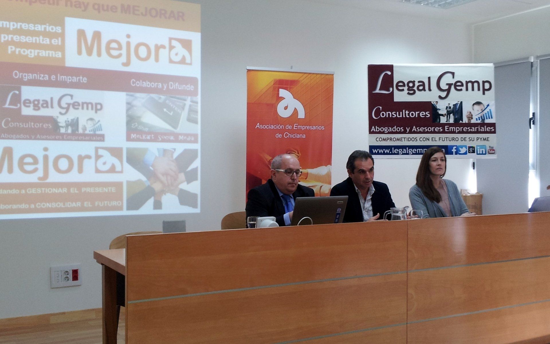 Ponente , Speaker, Conferenciante. Formador.